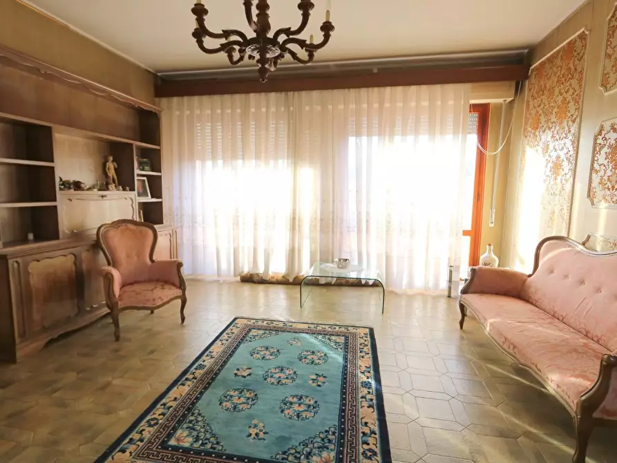 Immagine 2 di Appartamento in vendita  a Cascina