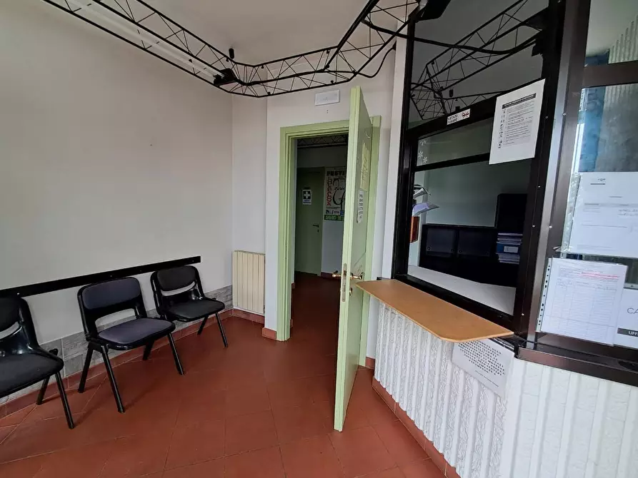 Immagine 2 di Ufficio in affitto  a Bientina