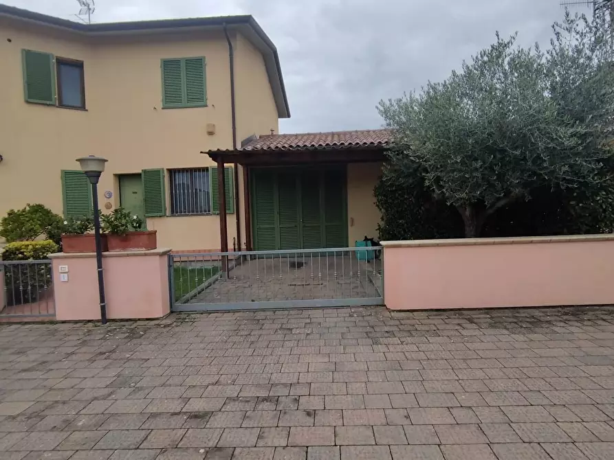 Immagine 1 di Villetta a schiera in vendita  a San Giuliano Terme