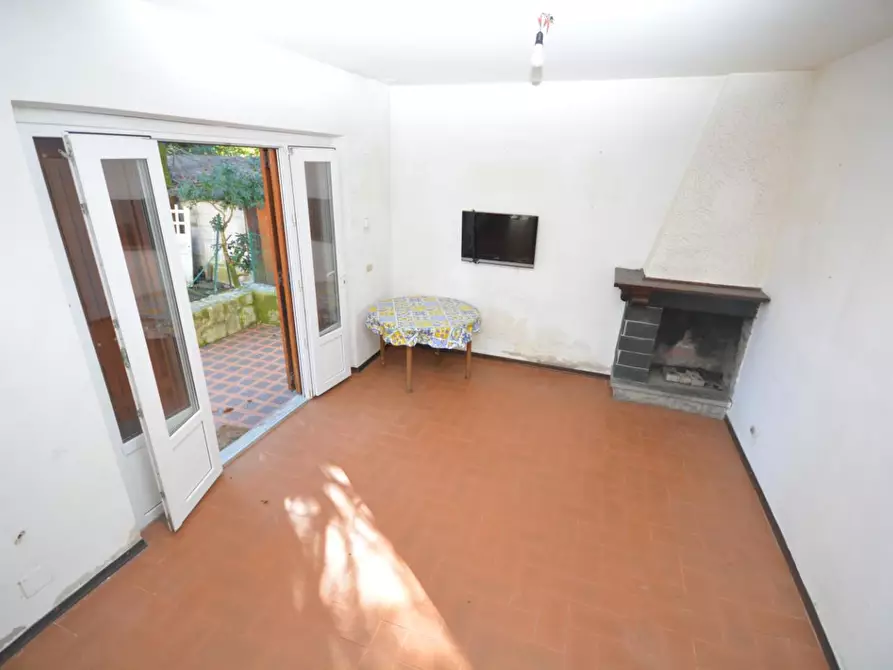 Immagine 30 di Casa quadrifamiliare in vendita  a Massa