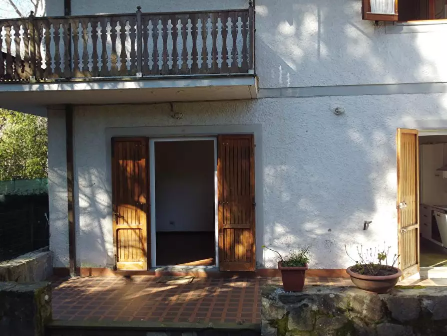 Immagine 10 di Casa quadrifamiliare in vendita  a Massa