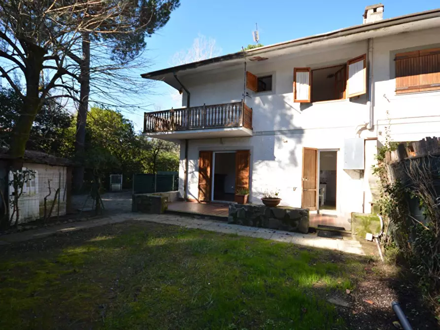 Immagine 6 di Casa quadrifamiliare in vendita  a Massa