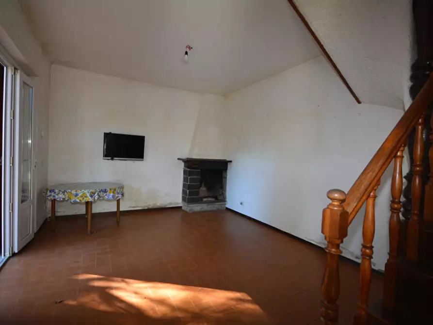 Immagine 29 di Casa quadrifamiliare in vendita  a Massa