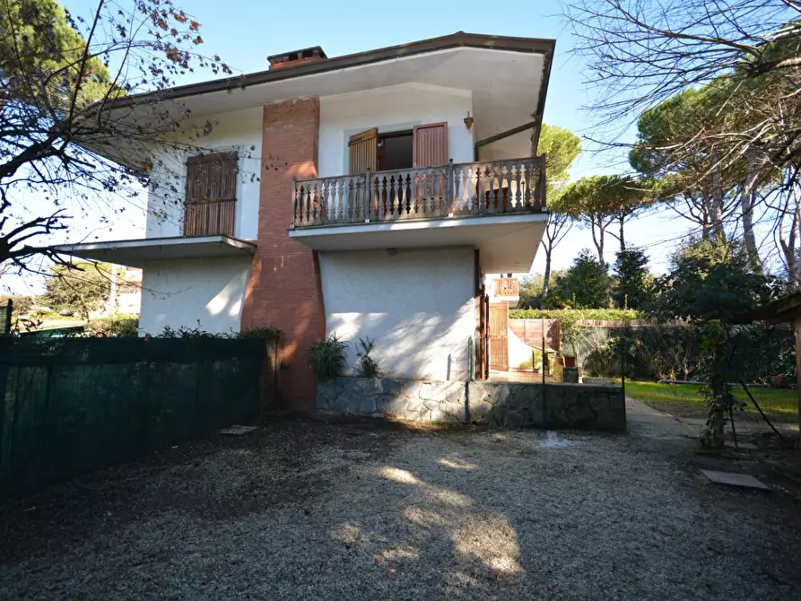 Immagine 12 di Casa quadrifamiliare in vendita  a Massa