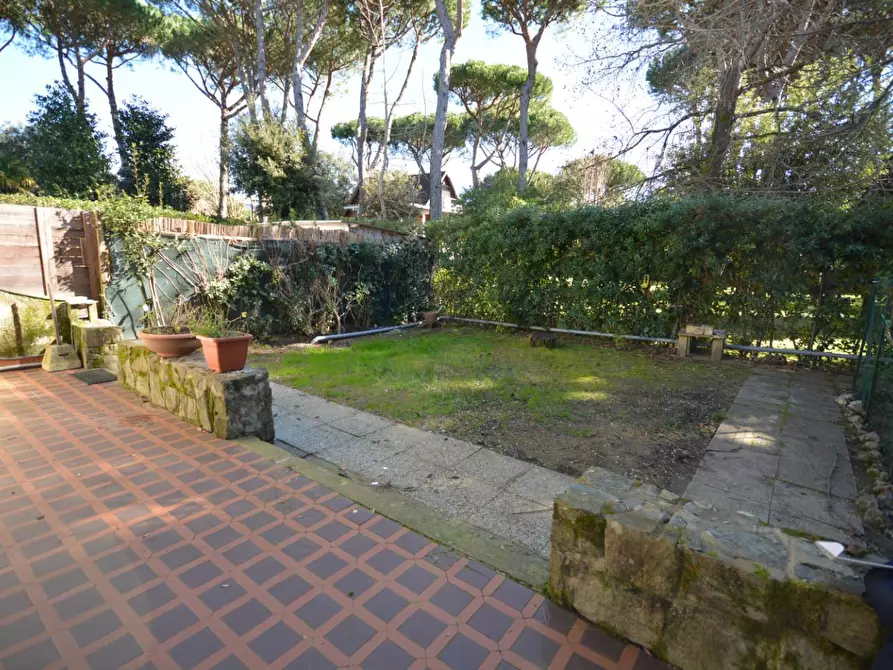 Immagine 35 di Casa quadrifamiliare in vendita  a Massa