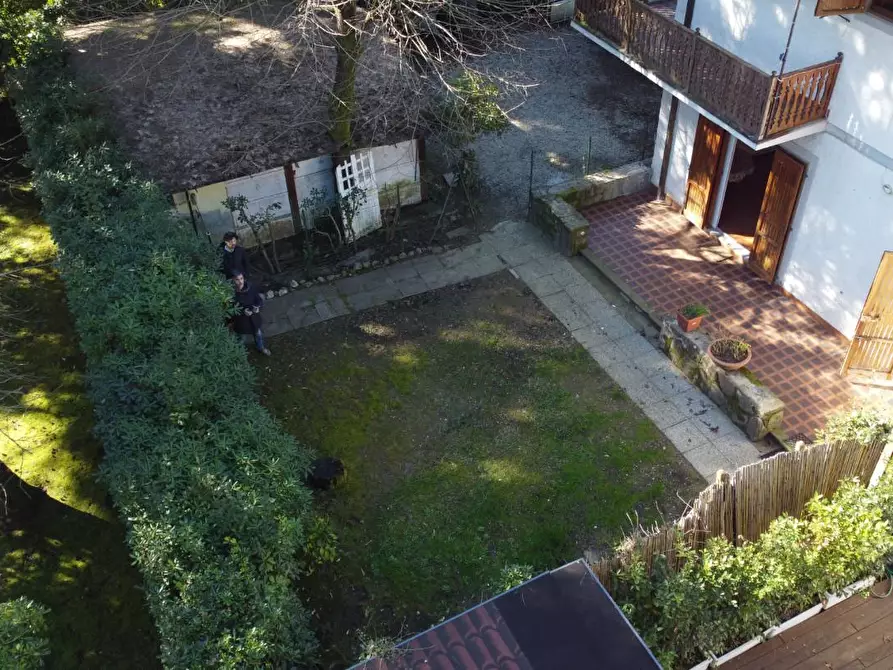 Immagine 2 di Casa quadrifamiliare in vendita  a Massa