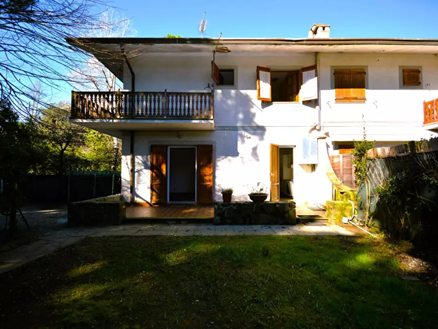 Immagine 5 di Casa quadrifamiliare in vendita  a Massa