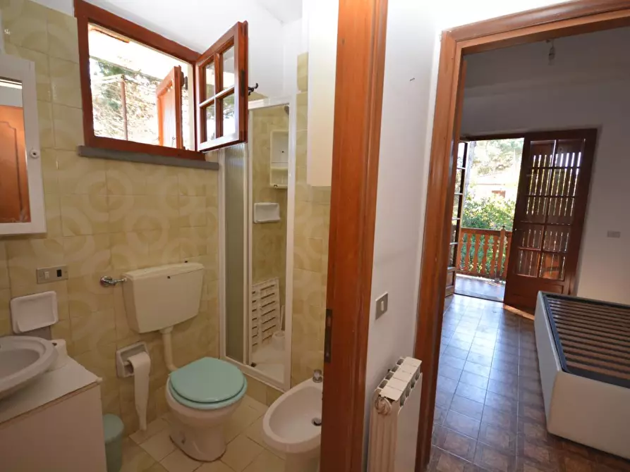 Immagine 27 di Casa quadrifamiliare in vendita  a Massa