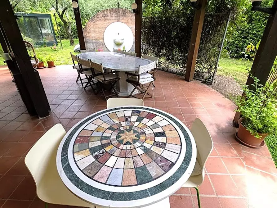 Immagine 16 di Villa in vendita  a Massa
