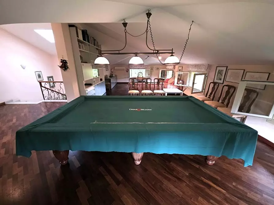 Immagine 30 di Villa in vendita  a Massa