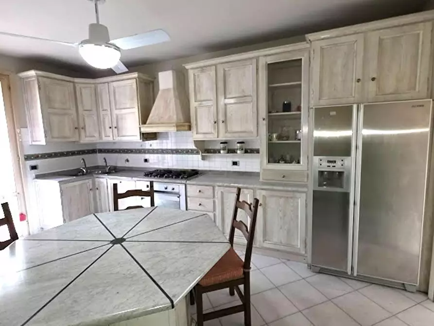 Immagine 20 di Villa in vendita  a Massa