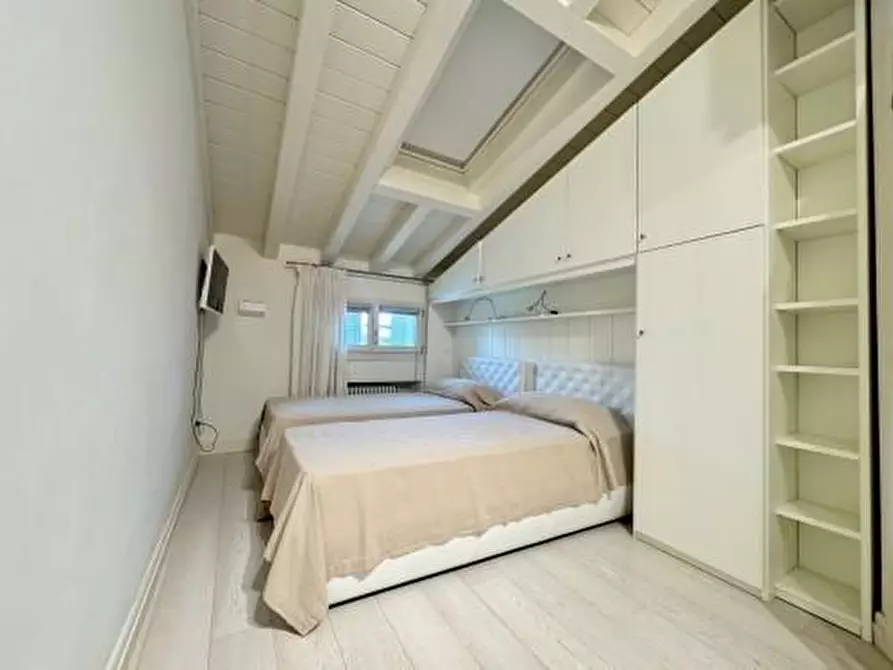 Immagine 11 di Casa bifamiliare in affitto  a Forte Dei Marmi