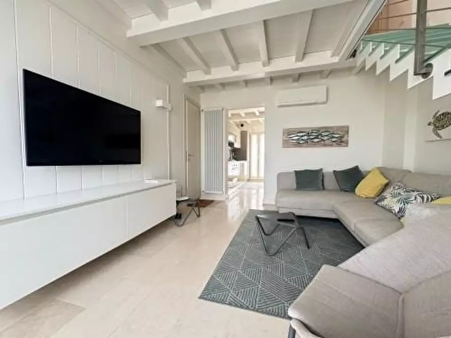 Immagine 3 di Casa bifamiliare in affitto  a Forte Dei Marmi