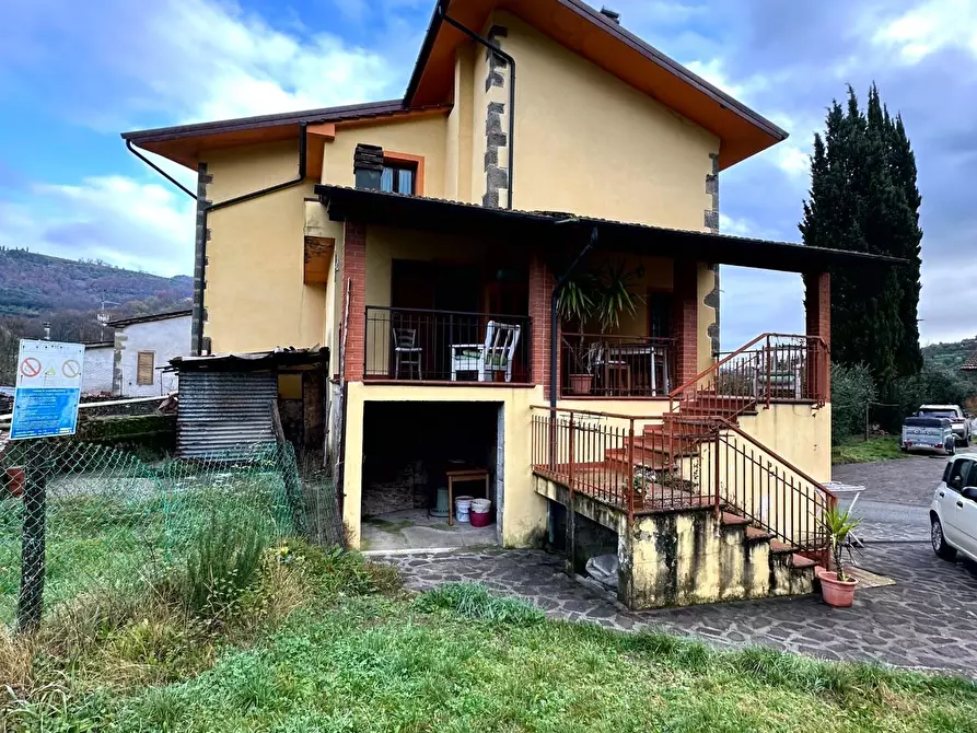 Immagine 19 di Rustico / casale in vendita  a Montecatini Terme
