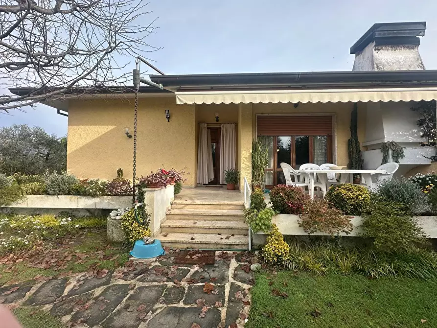 Immagine 4 di Casa bifamiliare in vendita  a Camaiore