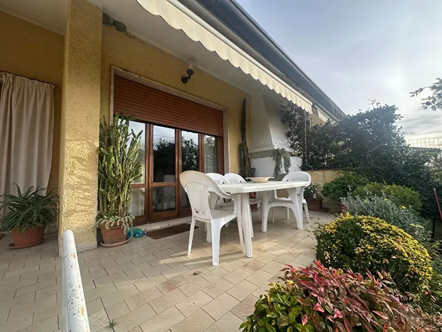 Immagine 5 di Casa bifamiliare in vendita  a Camaiore