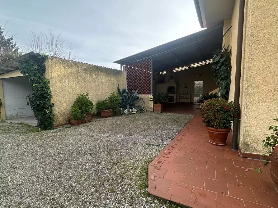 Immagine 8 di Casa bifamiliare in vendita  a Camaiore