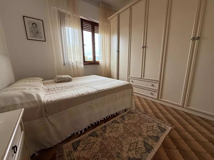 Immagine 18 di Casa bifamiliare in vendita  a Camaiore