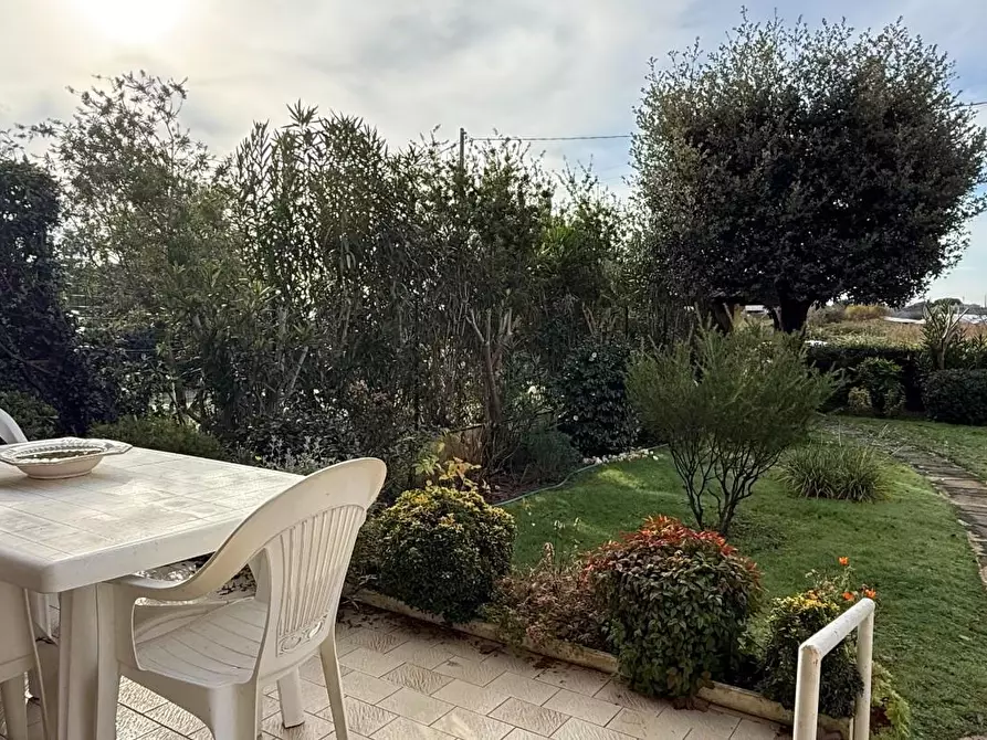 Immagine 2 di Casa bifamiliare in vendita  a Camaiore