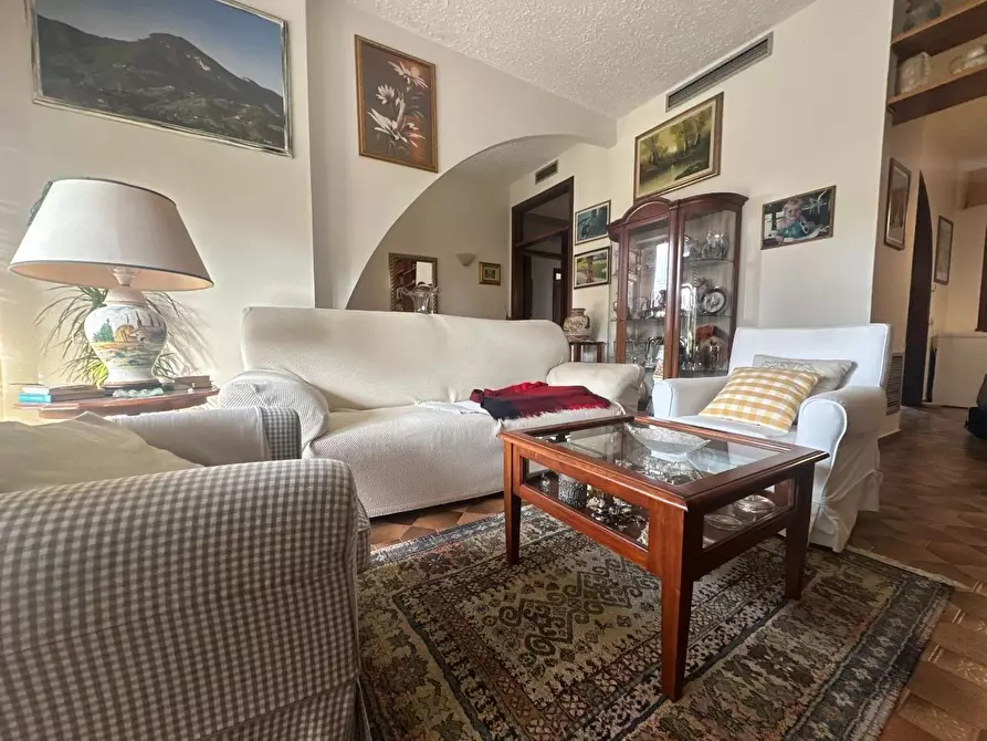 Immagine 44 di Casa bifamiliare in vendita  a Camaiore