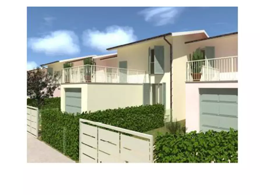 Immagine 1 di Villetta a schiera in vendita  a Livorno