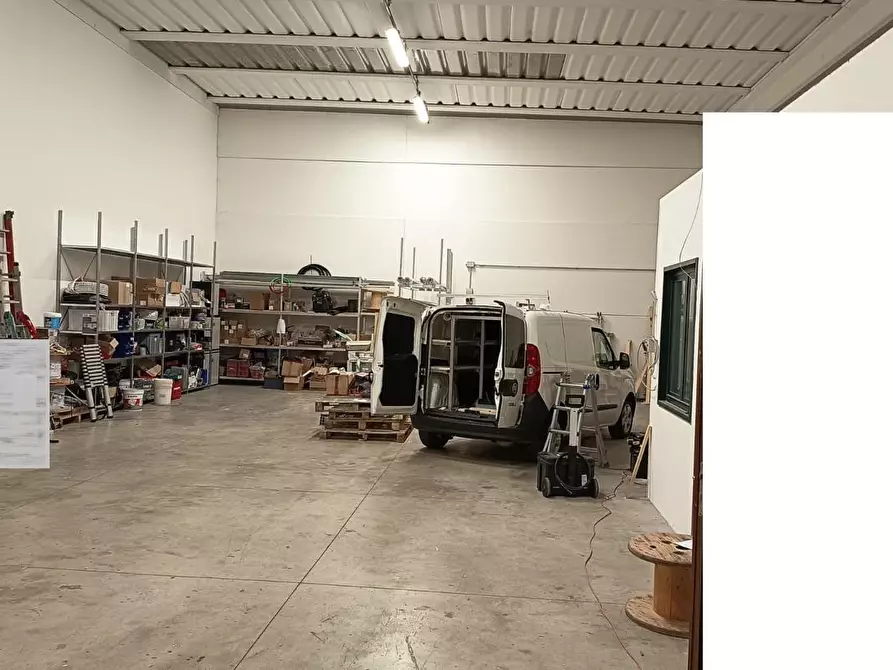 Immagine 3 di Attività artigianale in affitto  a Vicopisano