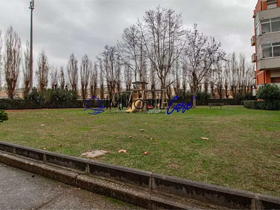 Immagine 12 di Appartamento in vendita  a Livorno