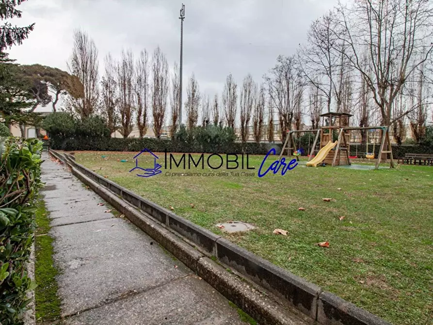 Immagine 13 di Appartamento in vendita  a Livorno