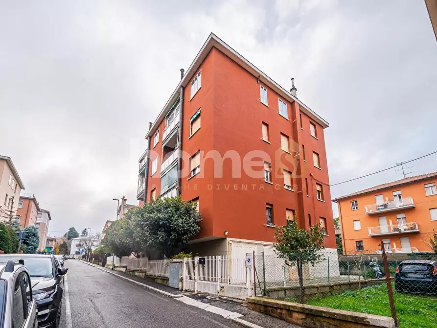 Immagine 37 di Appartamento in vendita  a Casalecchio Di Reno