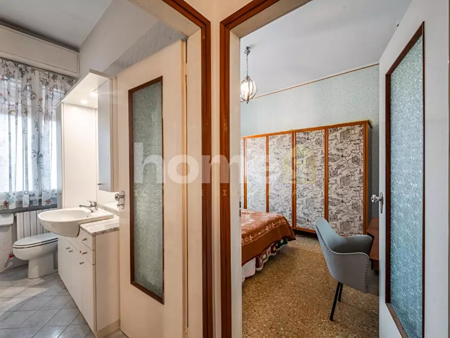 Immagine 18 di Appartamento in vendita  a Casalecchio Di Reno