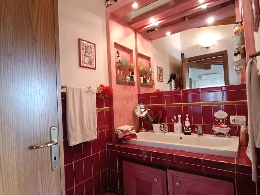 Immagine 42 di Villa in vendita  a Montignoso