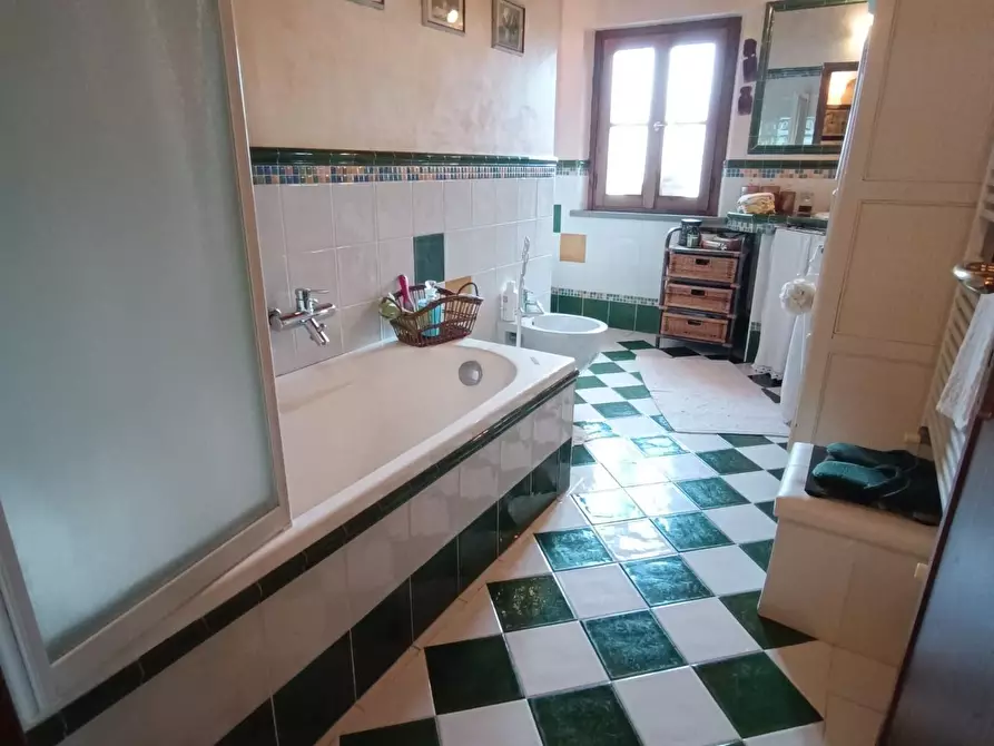 Immagine 46 di Villa in vendita  a Montignoso