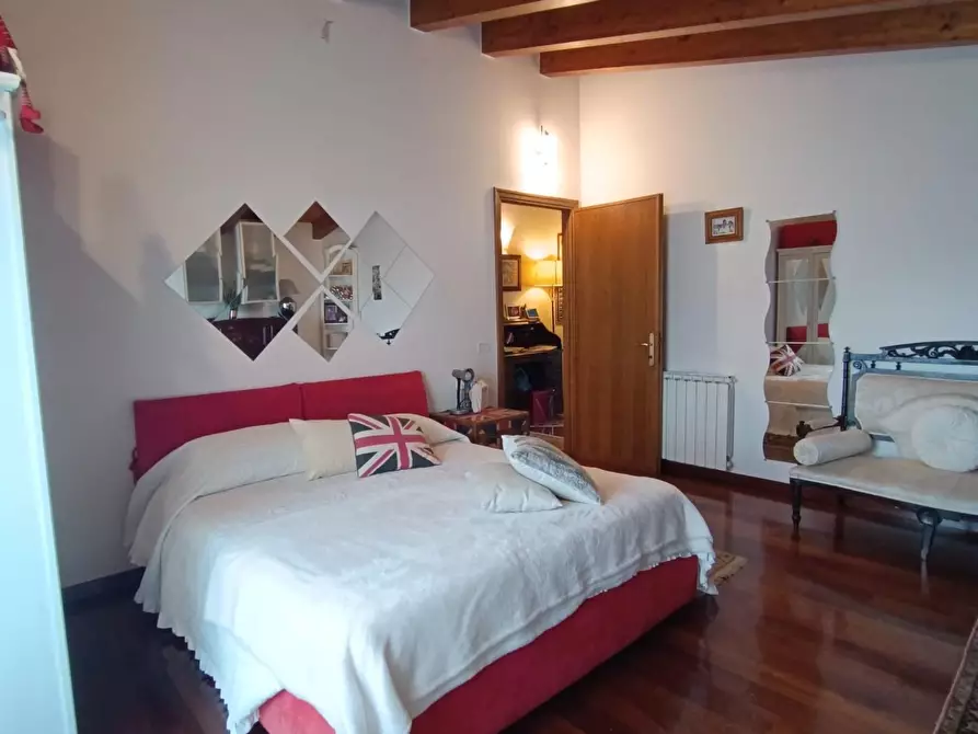 Immagine 43 di Villa in vendita  a Montignoso