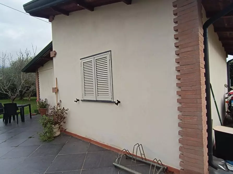 Immagine 8 di Villa in vendita  a Montignoso