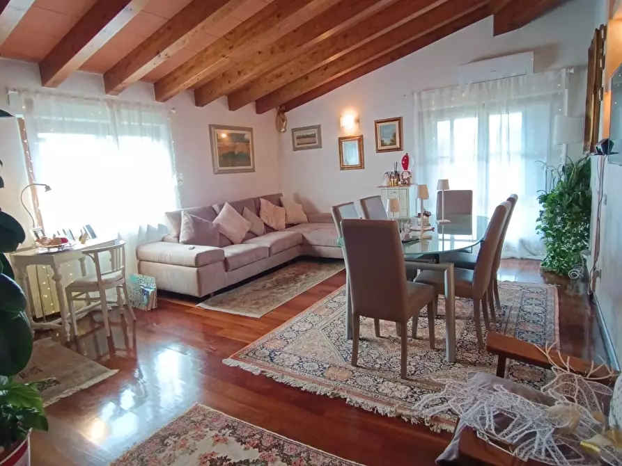 Immagine 39 di Villa in vendita  a Montignoso