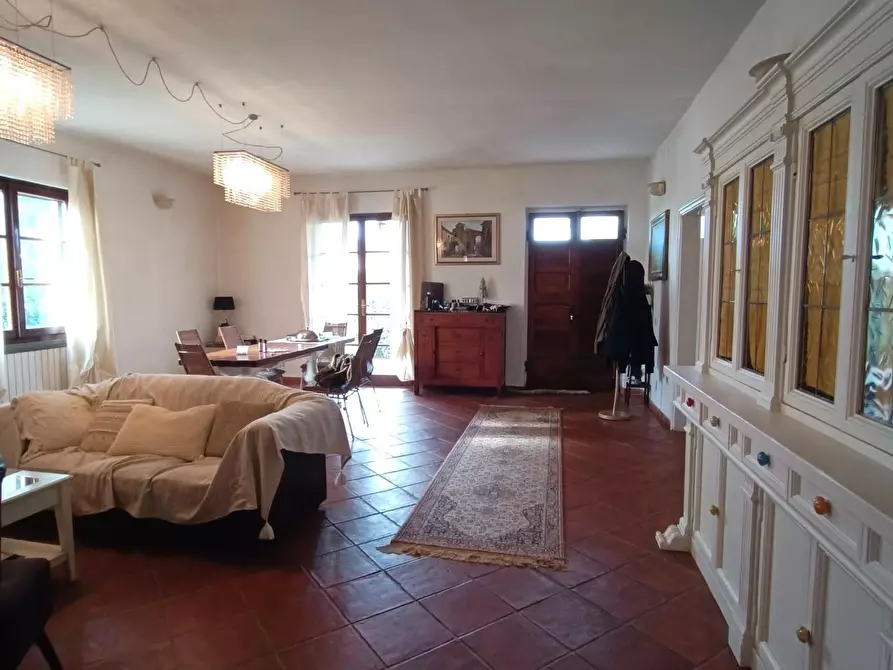 Immagine 12 di Villa in vendita  a Montignoso