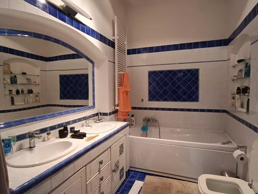 Immagine 20 di Villa in vendita  a Montignoso