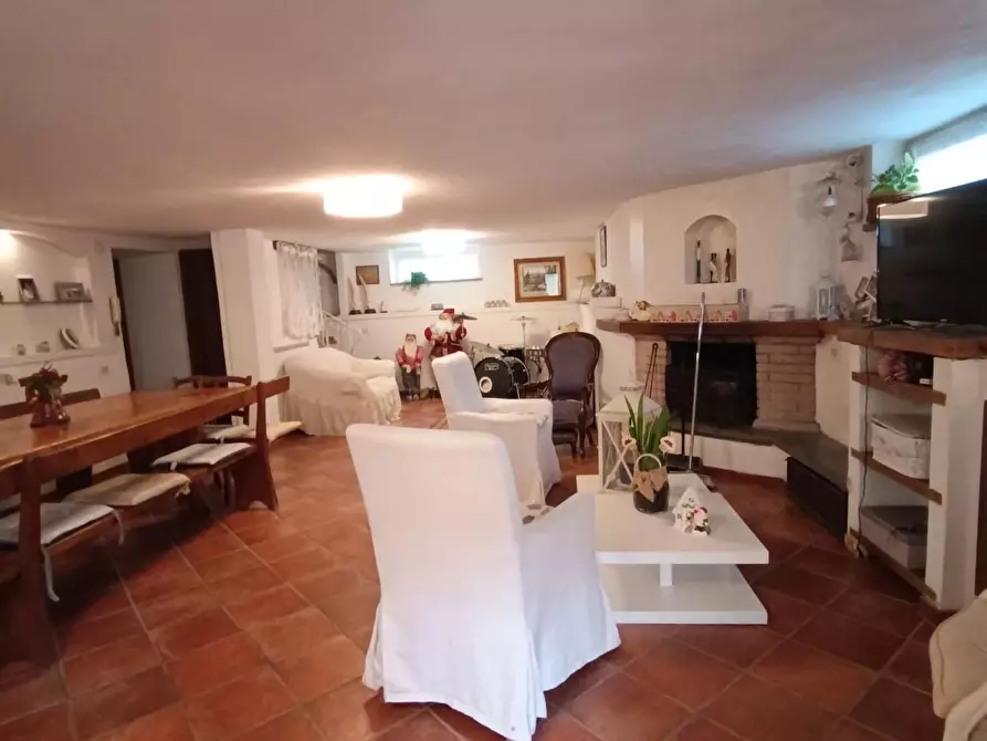 Immagine 28 di Villa in vendita  a Montignoso