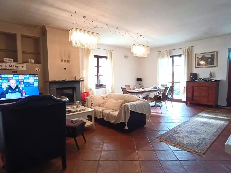 Immagine 11 di Villa in vendita  a Montignoso