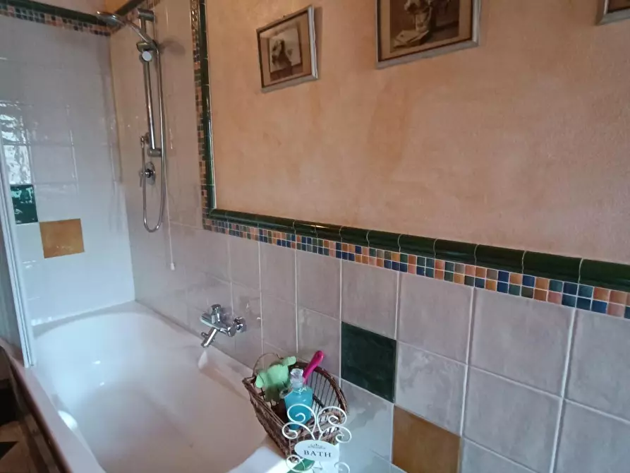 Immagine 47 di Villa in vendita  a Montignoso