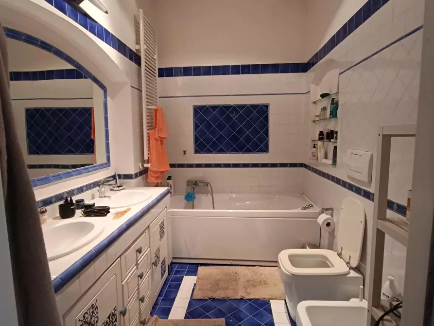 Immagine 21 di Villa in vendita  a Montignoso