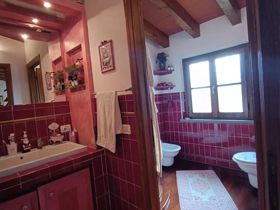 Immagine 41 di Villa in vendita  a Montignoso