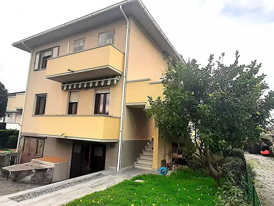 Immagine 3 di Appartamento in vendita  a Rosignano Marittimo