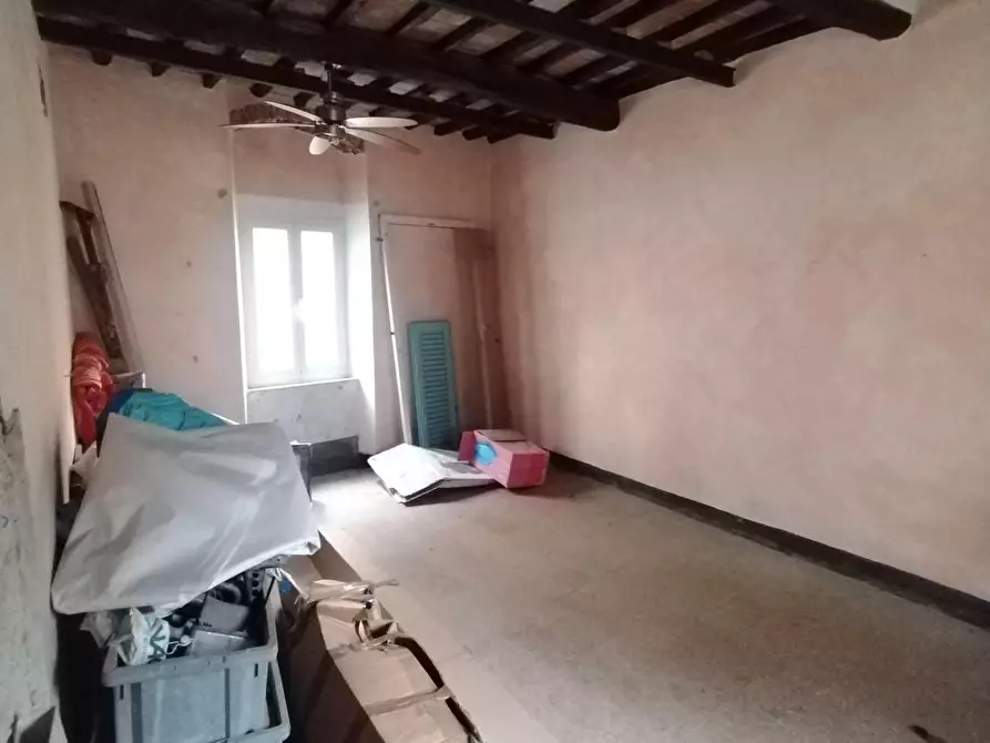 Immagine 1 di Porzione di casa in vendita  a Massa