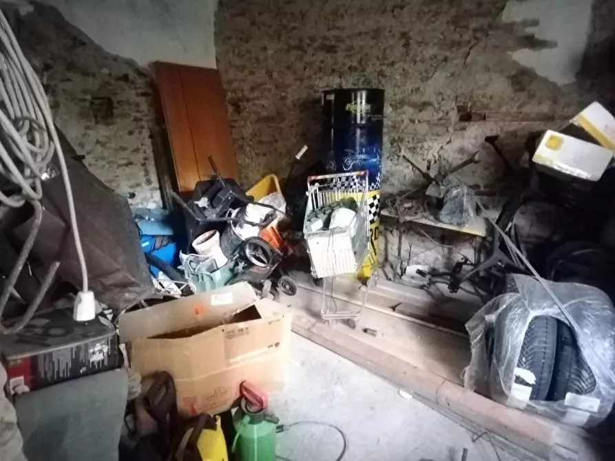 Immagine 12 di Porzione di casa in vendita  a Massa