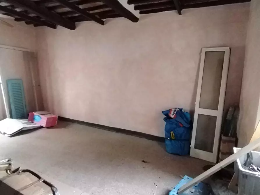 Immagine 4 di Porzione di casa in vendita  a Massa