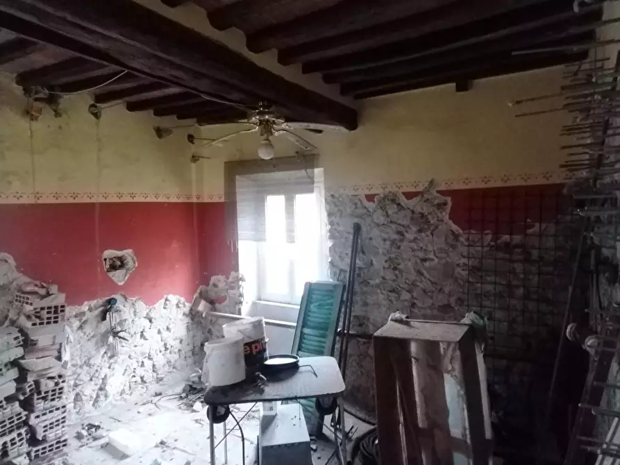 Immagine 6 di Porzione di casa in vendita  a Massa