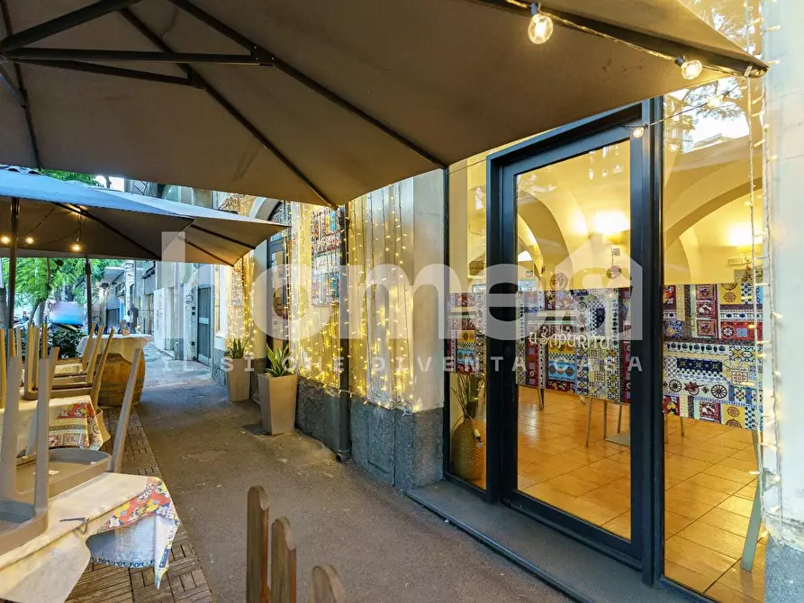 Immagine 23 di Negozio in vendita  a Catania