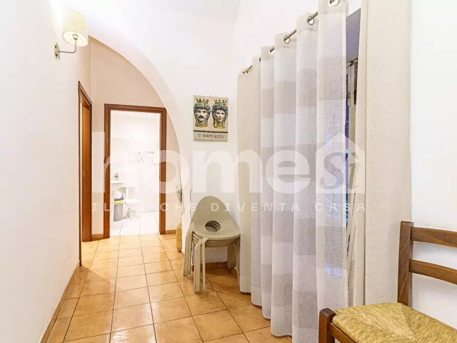 Immagine 18 di Negozio in vendita  a Catania