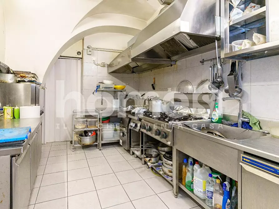 Immagine 8 di Negozio in vendita  a Catania